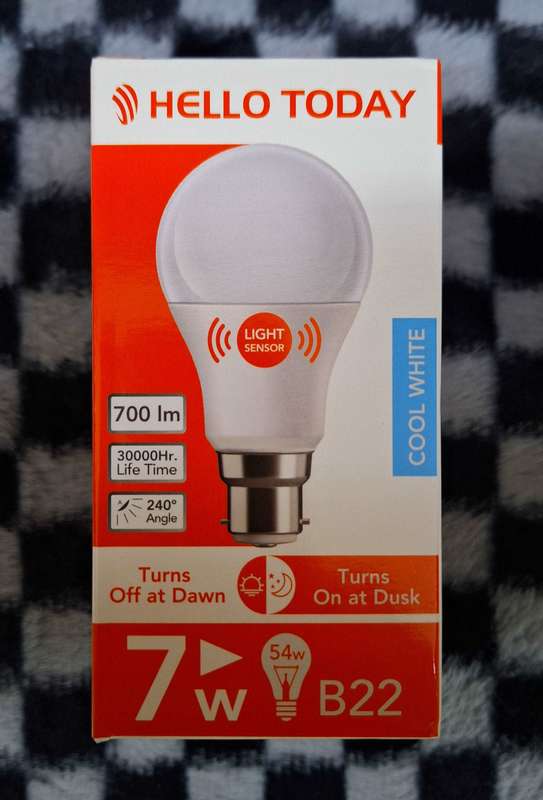 Hello Today 7w B22 With Light Sensor - Cool White