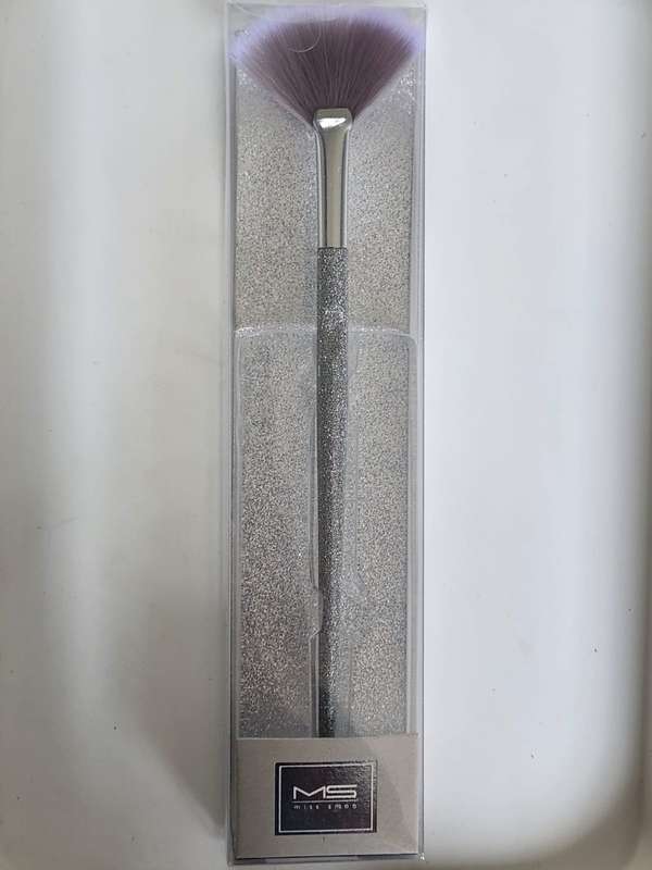 Makeup Brush Tool Professional & Fashion - Miss Smoo TOT-0265-4