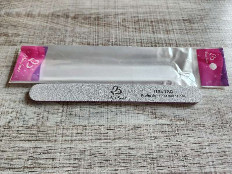 Miss Smoo Nail File 100/180 Straight (In a Bag)