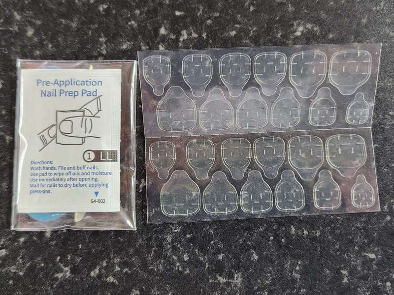 Premium Press On Nails (MEDUIM COFFIN) 24 Pieces with PRESS ON GLUE