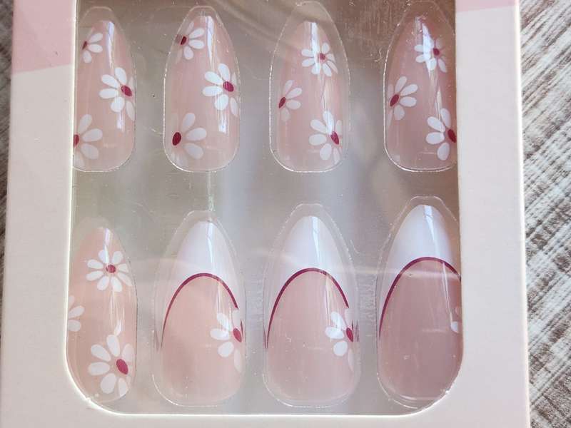 Press On Nails from Miss Smoo - Daisy