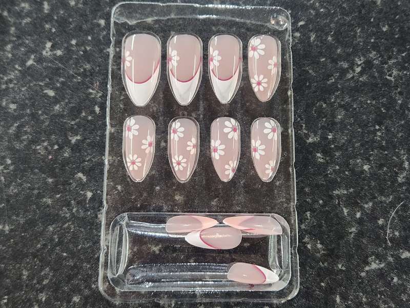 Press On Nails from Miss Smoo - Daisy