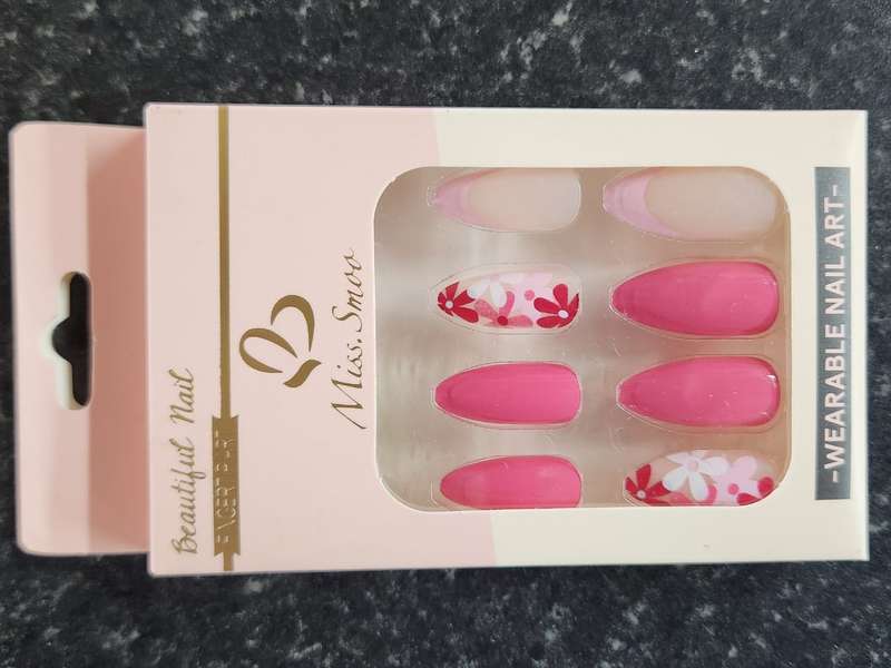 Press On Nails from Miss Smoo - Pink Daisy
