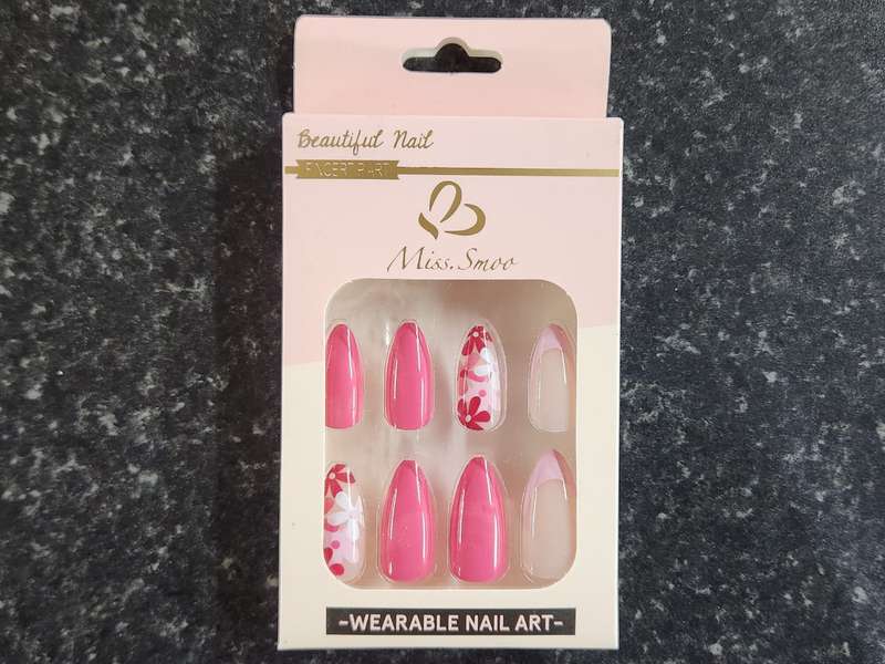 Press On Nails from Miss Smoo - Pink Daisy