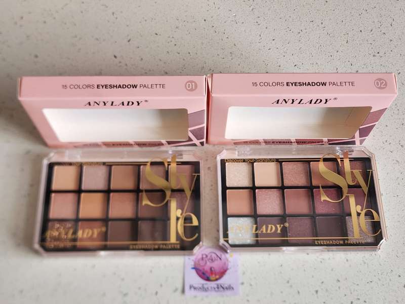 ANYLADY EYESHADOW PALETTE - 15 COLOURS (Item Code 8388)