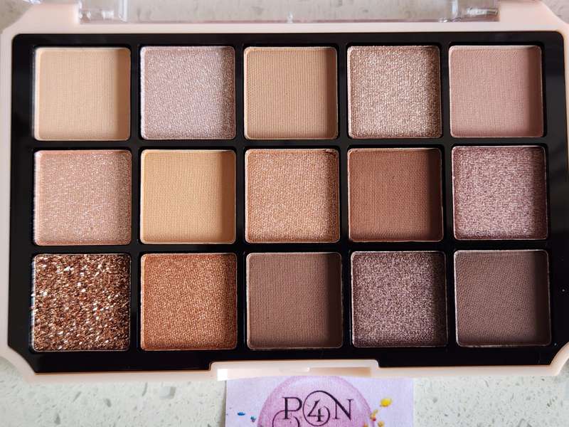 ANYLADY EYESHADOW PALETTE - 15 COLOURS (Item Code 8388)