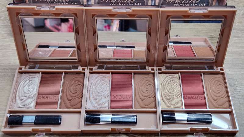 Make Up Kit 14Pcs - Romantic Artistic Make Up Kit 14pcs