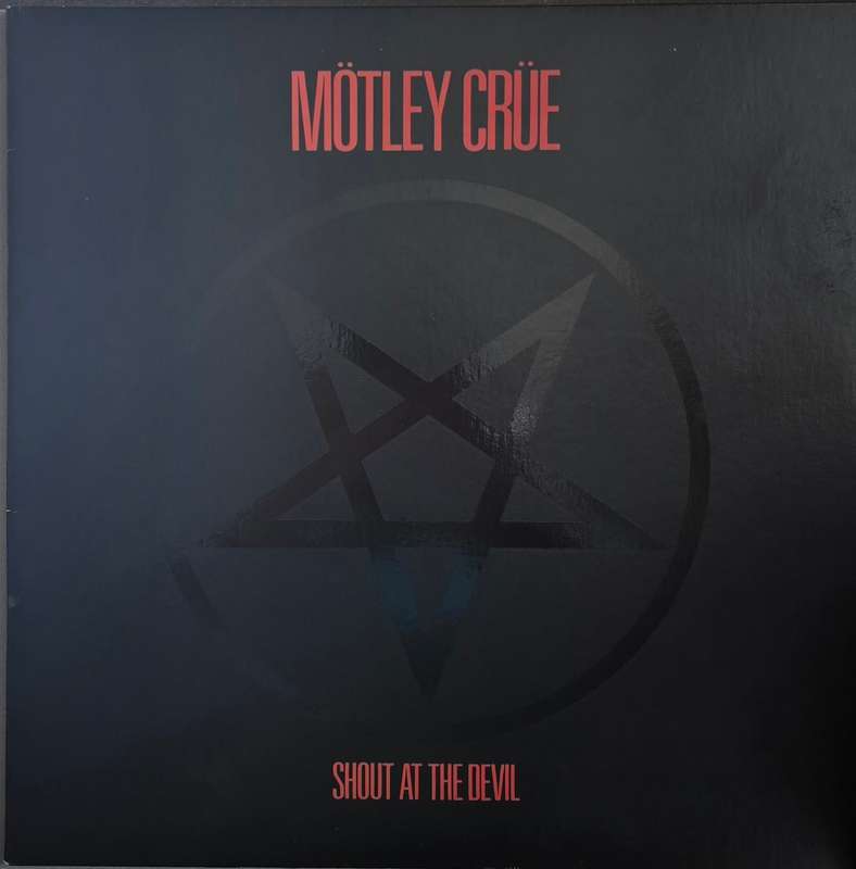 Mötley Crüe  Shout At The Devil
