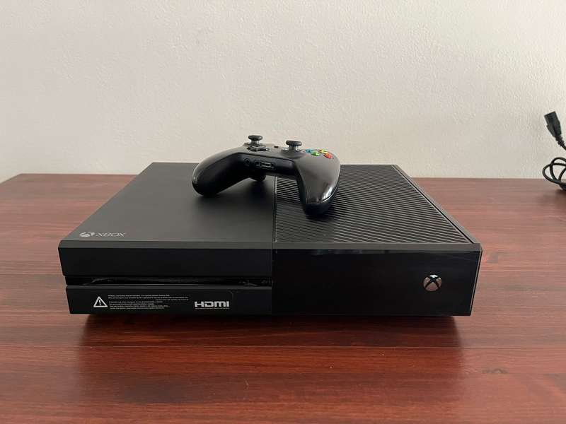 Xbox One Black 500GB with 2 games