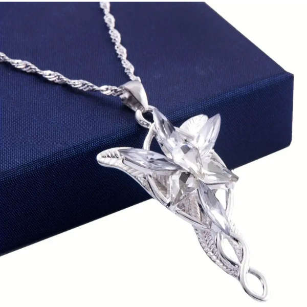 Arwens Evenstar: The Elven Light Necklace