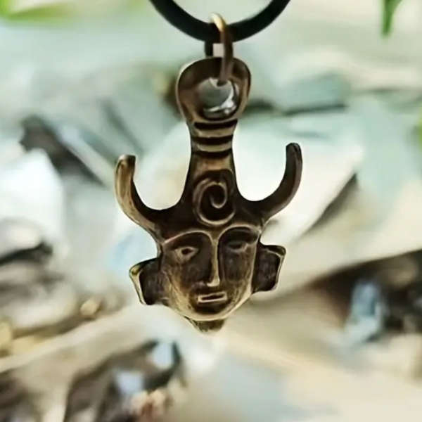 Deans Amulet Supernatural Necklace