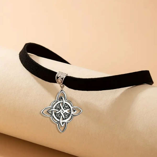 Gothic Velvet Witchs Knot Choker