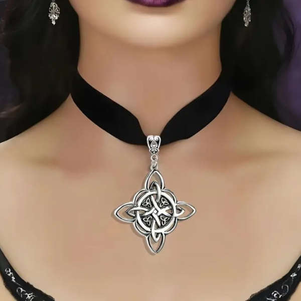 Gothic Velvet Witchs Knot Choker