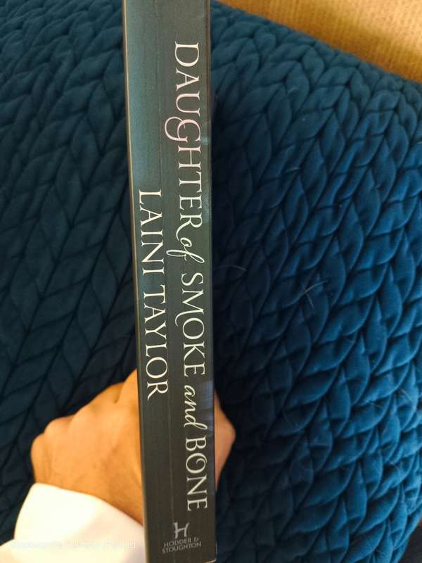 Daughter of Smoke and Bone by Laini Taylor