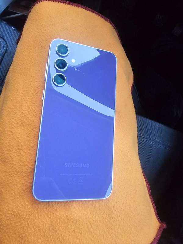 Samsung S23 FE 128GB (Pre-owned)