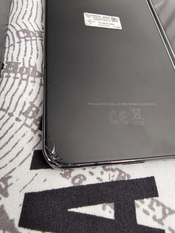 Samsung Galaxy Z Fold 4 256GB (Pre-owned)