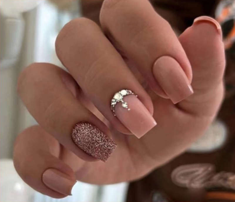Chic Cut Press On Nails