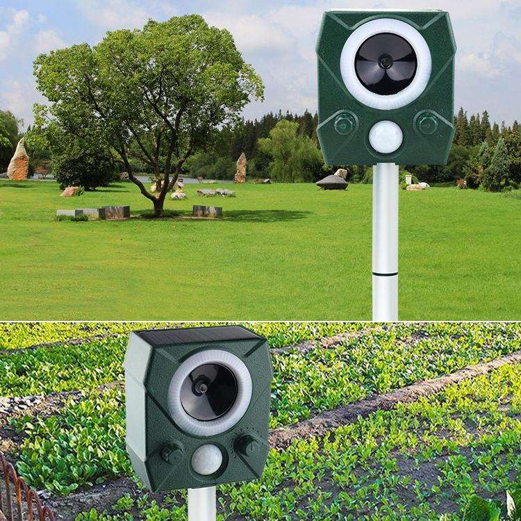 Electronic Rodent Repeller Ultrasonic Outdoor Animal Repeller(Green)