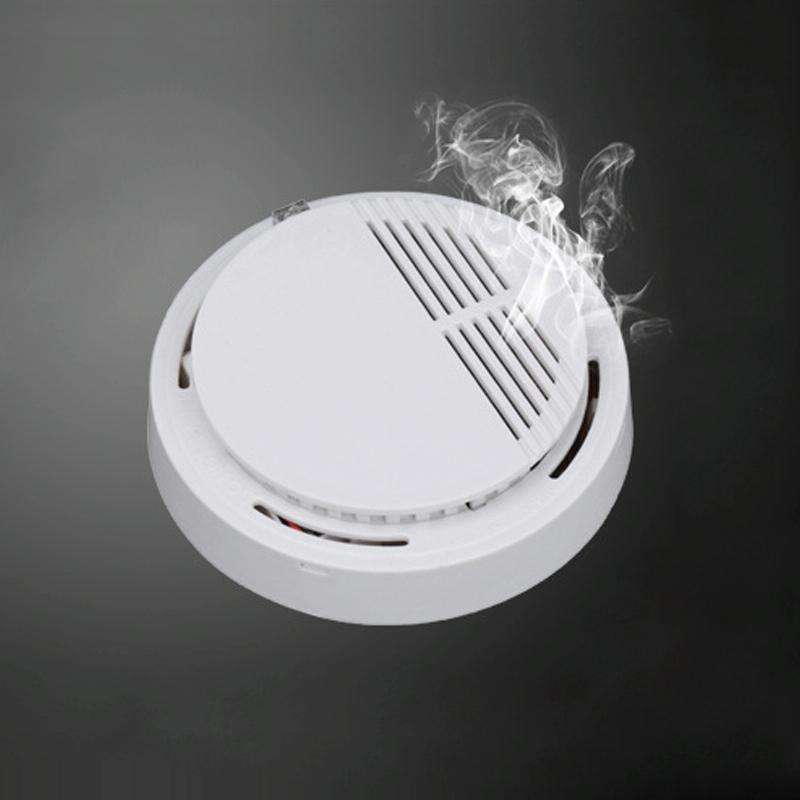 SS-168 First Alert Battery-Operated Fire Smoke Alarm Detector(White)