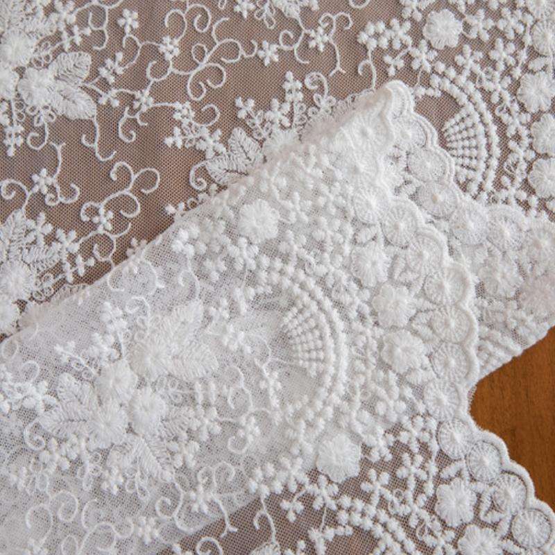 Romantic Lace Embroidered Table Runner Wedding Decoration, Size: 40x160cm(Beige)