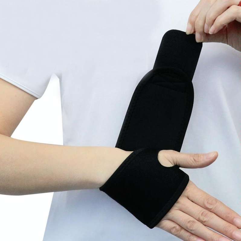 Thumb Wrap Sprain Protection Breathable Compression Bracer Sports Protective Gear, Size:One Size(...