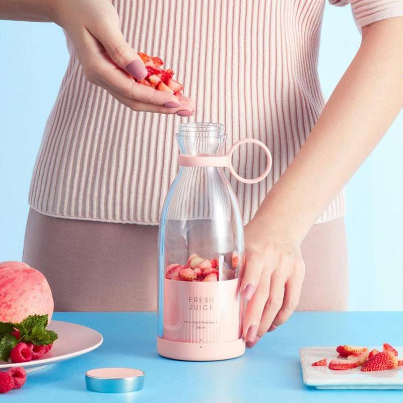 Wireless Charging Outdoor Portable Mini Electric Juicer (White)