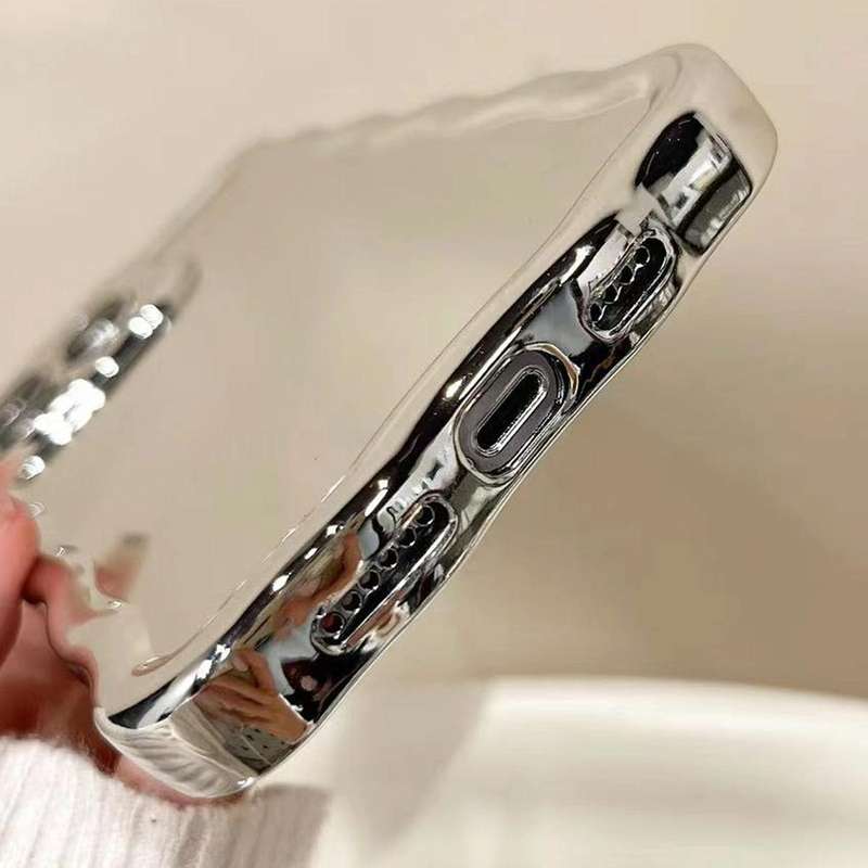 For iPhone 13 Electroplated Mirror Waves Silicone Phone Case(Silver)