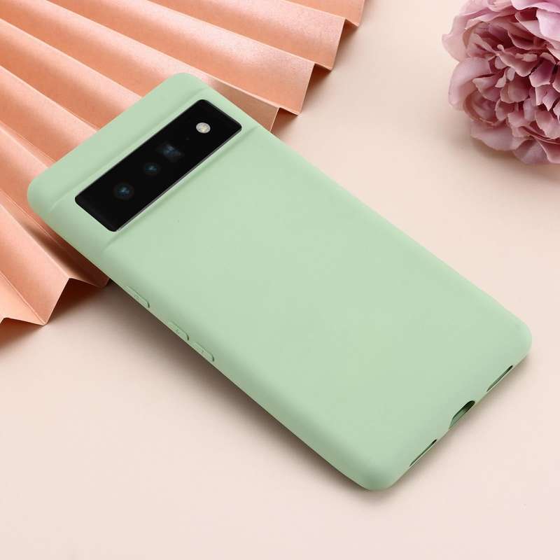 For Google Pixel 7 Pure Color Liquid Silicone Shockproof Phone Case(Green)