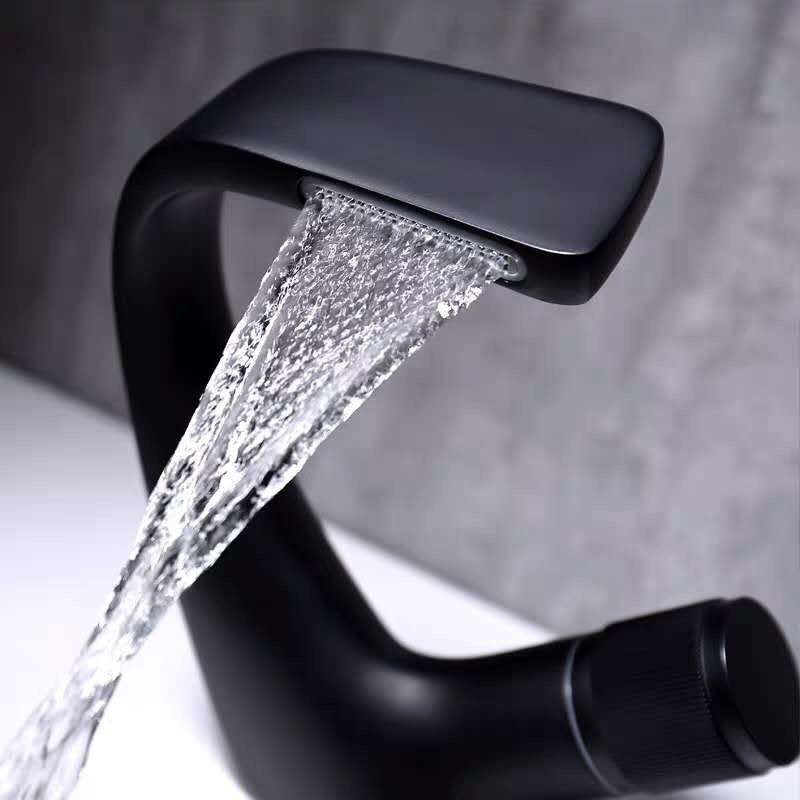 Basin Waterfall Type Hot & Cold Water All-Copper Faucet Bathroom Sanitary Ware (Black)