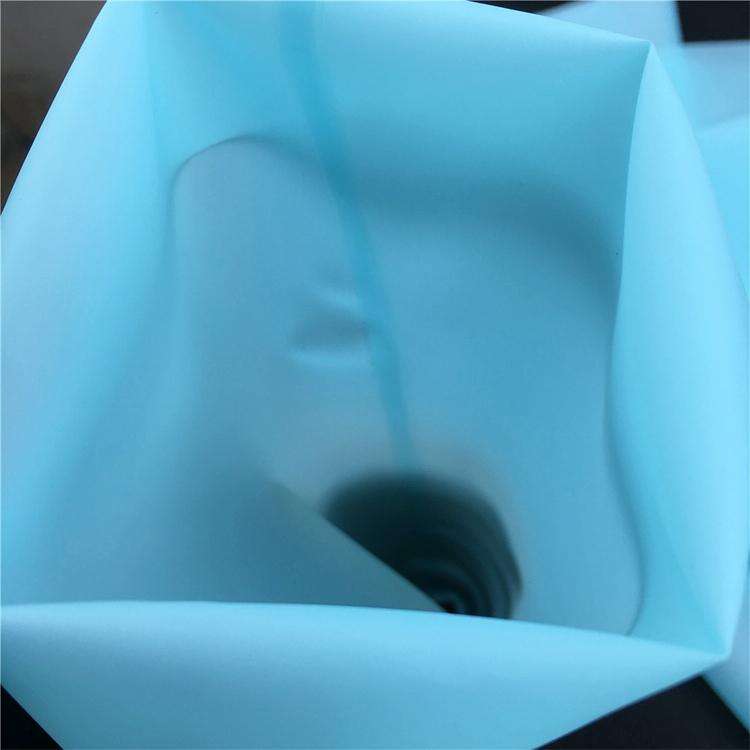 4 in 1 Silicone Icing Piping Cream Pastry Bag Nozzle DIY Cake Decorating Tools Set(EVA Bag Blue 4...