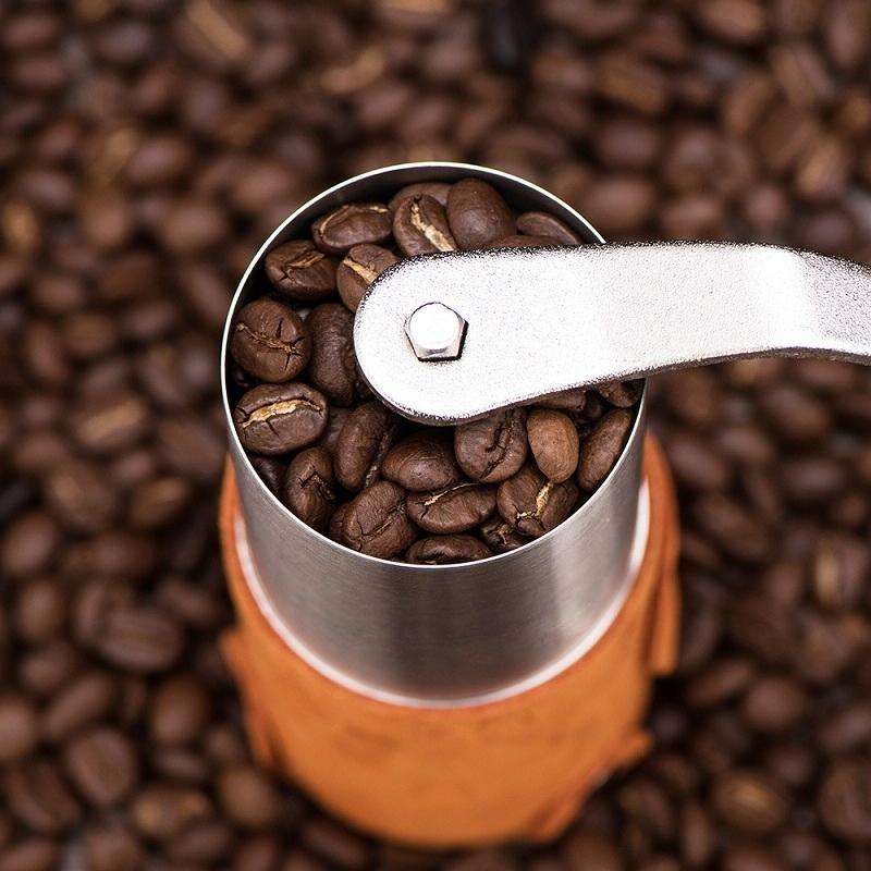 Diguo Multifunctional Hand Grinding Pepper Coffee Bean Maker(Brown)
