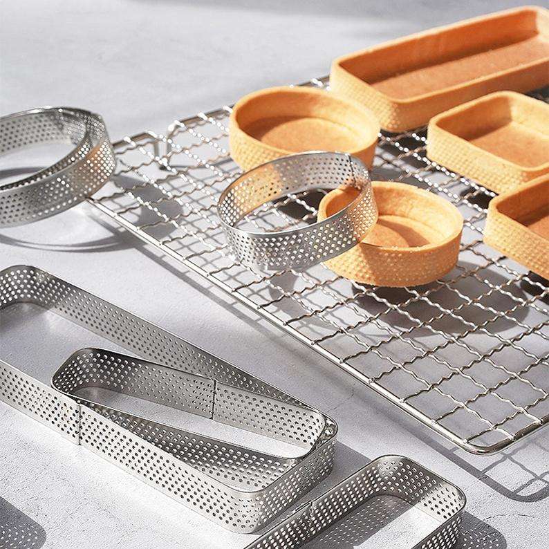 BN1006 Stainless Steel Mousse Circle Thickened Perforated Cake Mold DIY Baking Tools, Specificati...