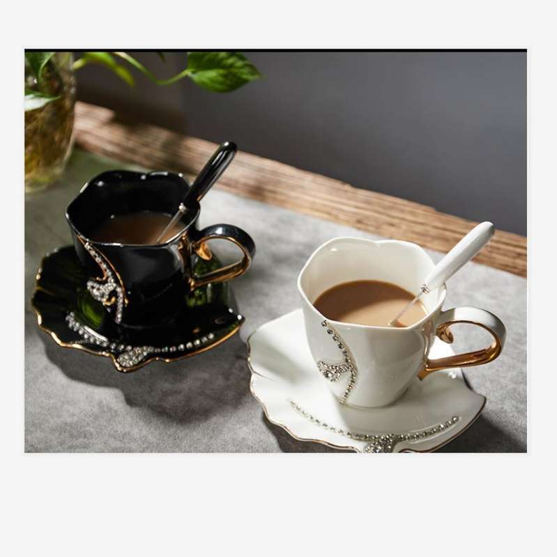 Diamonds Design Coffee Mug Creative Gift Lovers Tea Cups 3D Ceramic Mugs with Rhinestones(Black)