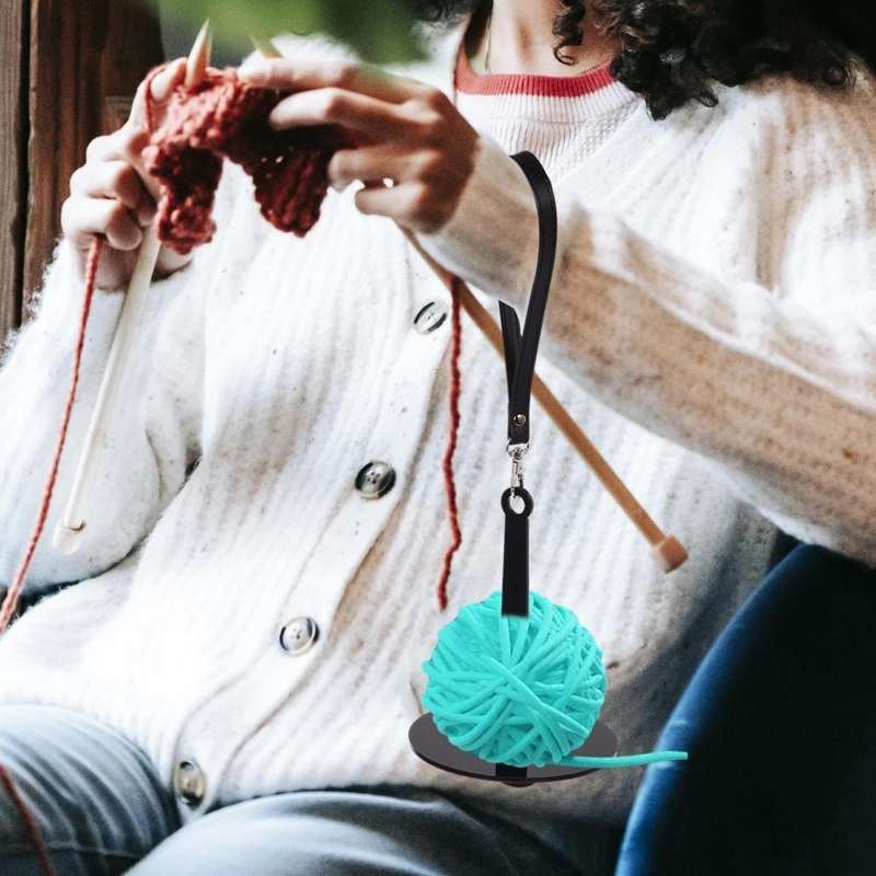 YX071 Portable Acrylic Wrist Yarn Holder (Black)