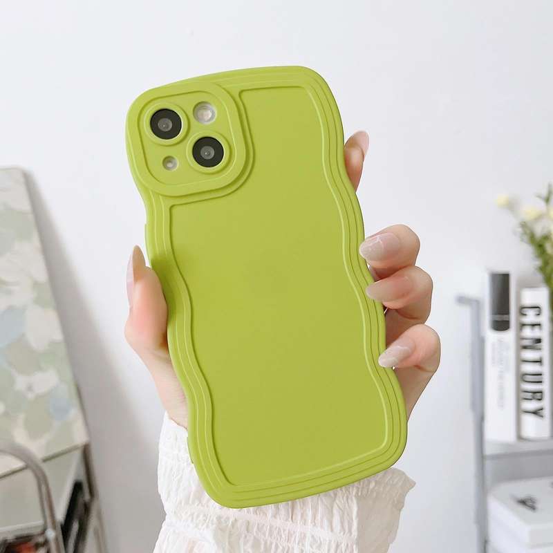 For iPhone 13 Wave Edge Silicone Phone Case(Green)