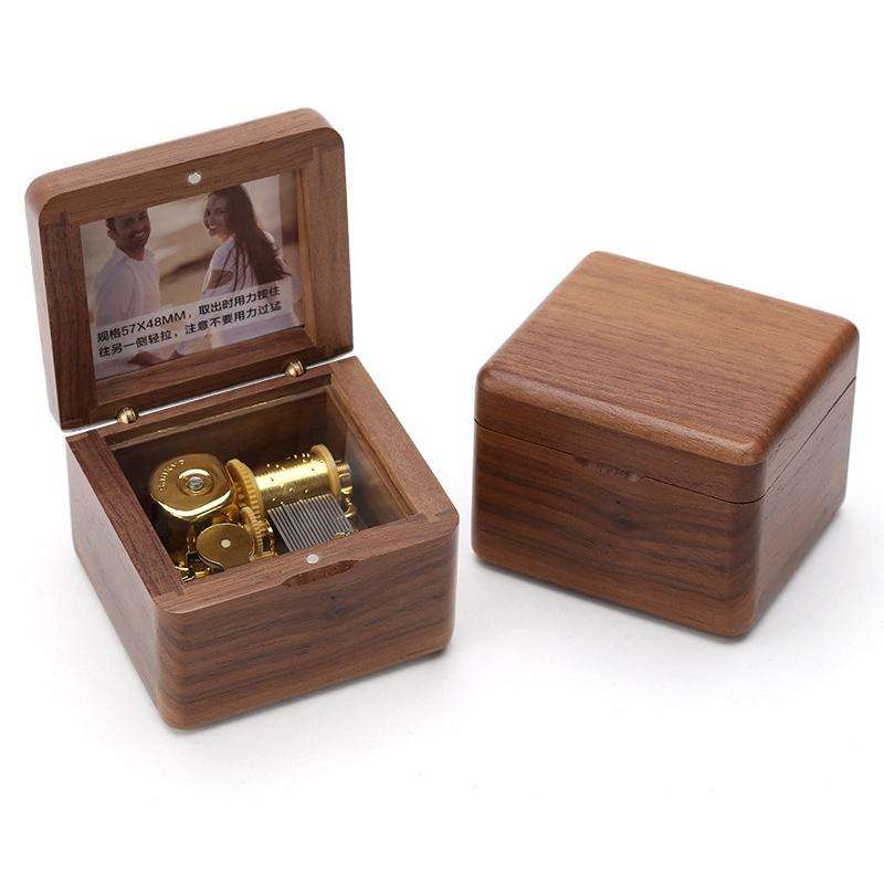 Frame Style Music Box Wooden Music Box Novelty Valentine Day Gift,Style: Walnut Gold-Plated Movement