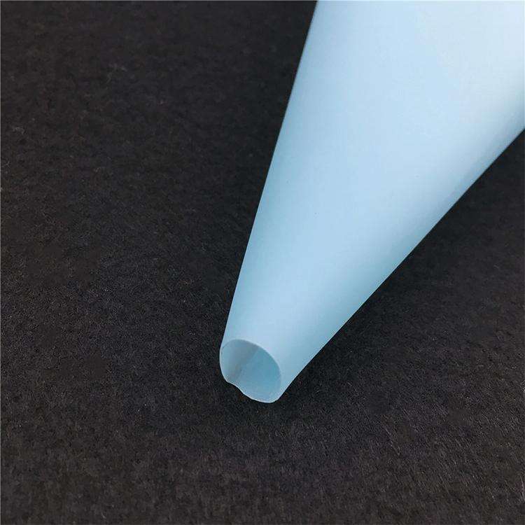 4 in 1 Silicone Icing Piping Cream Pastry Bag Nozzle DIY Cake Decorating Tools Set(EVA Bag Blue 4...