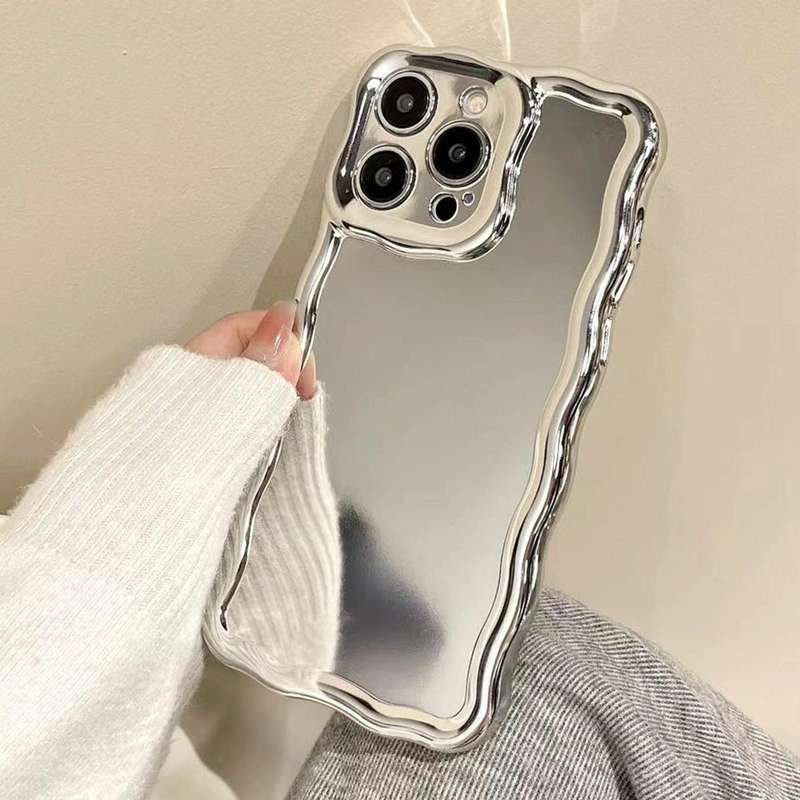 For iPhone 13 Electroplated Mirror Waves Silicone Phone Case(Silver)