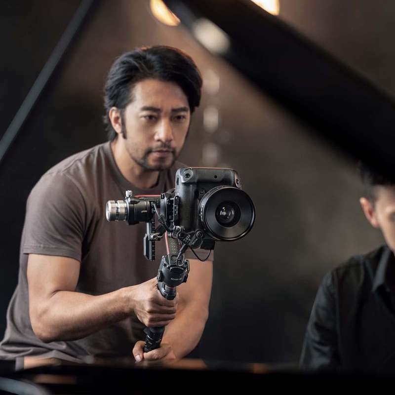 Original DJI R Vertical Camera Mount Offers Reliable Vertical Shooting for Longer Durations On RS...