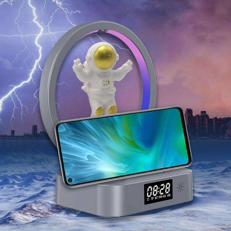Y-558 Magnetic Levitation Astronaut TWS Bluetooth Speaker With RGB Light,Style: Silver Wireless C...