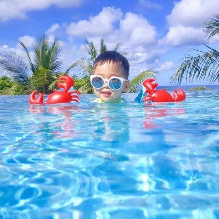 Children Inflatable Red Crabs Shape Arm Bands Floatation Sleeves Water Wings Swimming Floats, Siz...