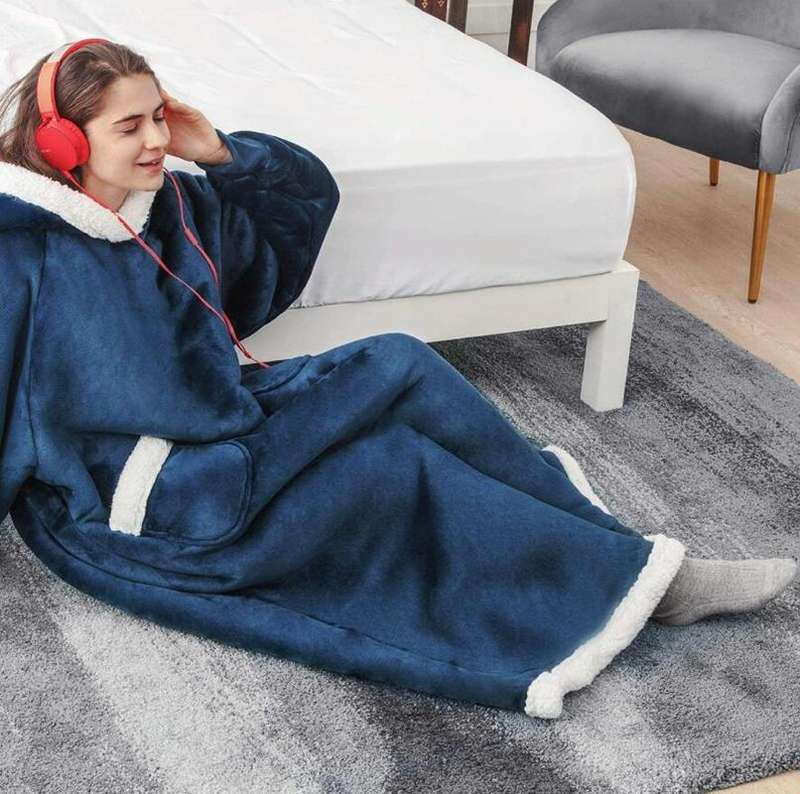 Lazy Blanket Lambswool TV Blanket Wearable Blanket, Size: Length 120CM(Black)