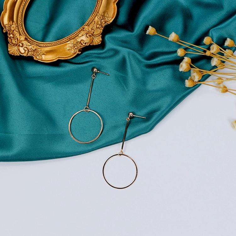 Vintage Gold Resin Mini Photo Frame Earrings Jewelry Decoration Photo Props(Oval)