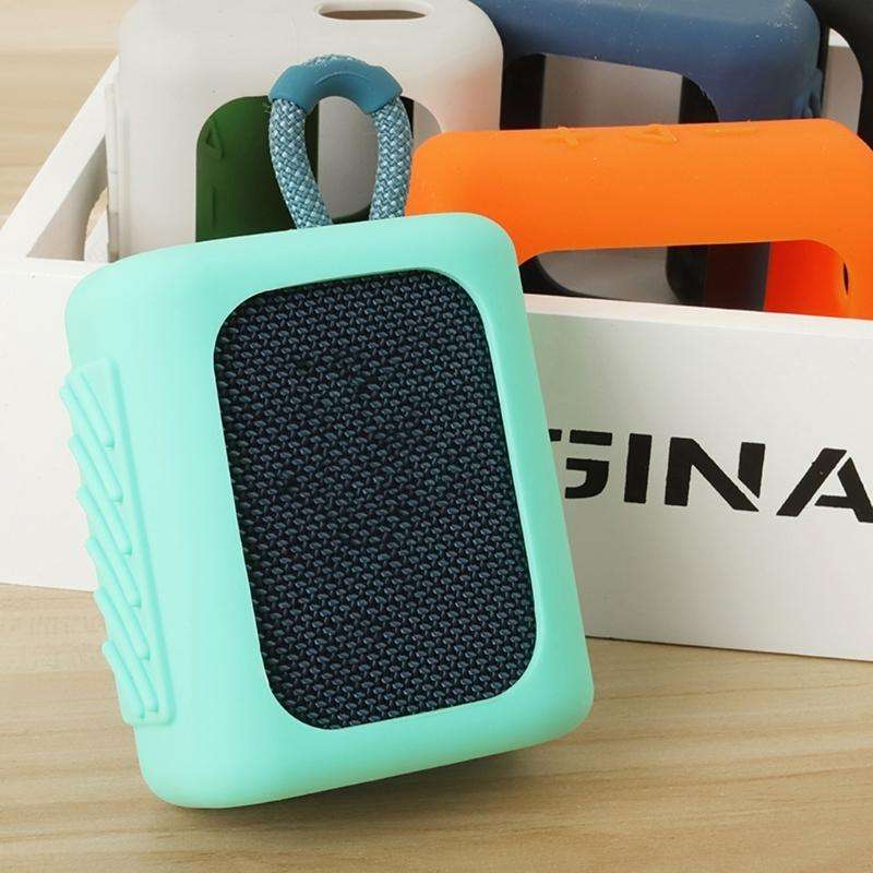 For JBL GO3 Bluetooth Speaker Silicone Cover Portable Protective Case with Carabiner(Red)
