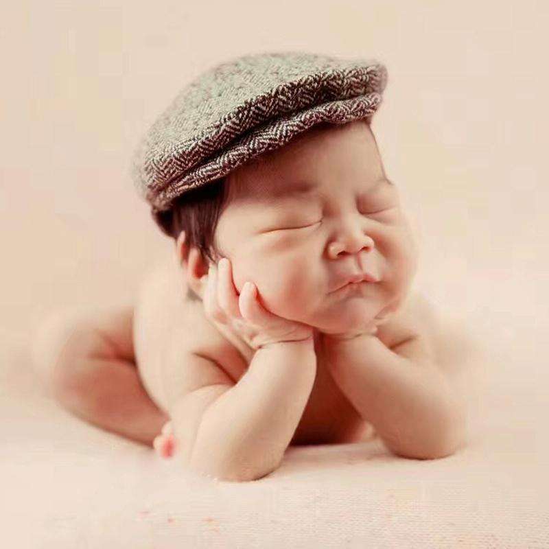Newborn Baby Photography Props Photo Shoot Outfits Infant Cap Cabbie Hat with Bowtie Set Deep Blue