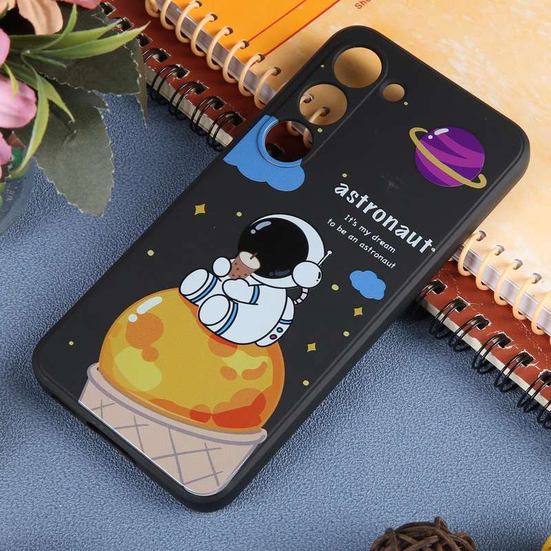 For Samsung Galaxy S10 Milk Tea Astronaut Pattern Liquid Silicone Phone Case(Black)