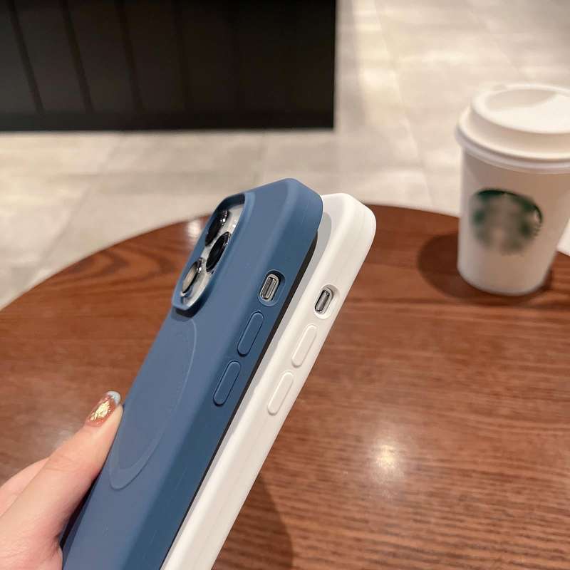 For iPhone 12 / 12 Pro Magsafe Magnetic Silicone Phone Case(Ice Blue)