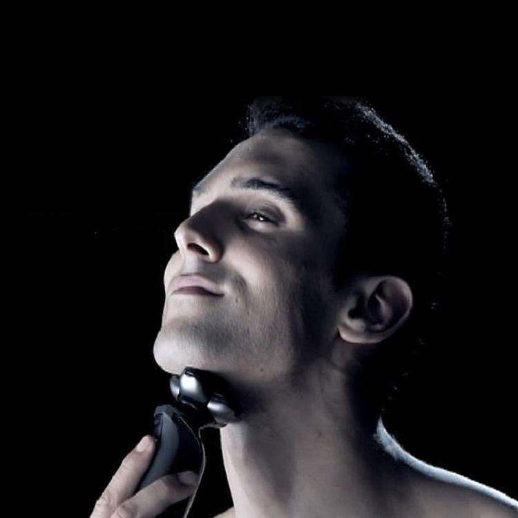 Men Electric Shaver Rechargeable Shaving Machine Waterproof Razor(Silver Grey)