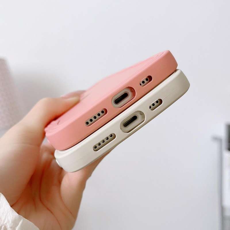 For iPhone 11 Wave Edge Silicone Phone Case(White)