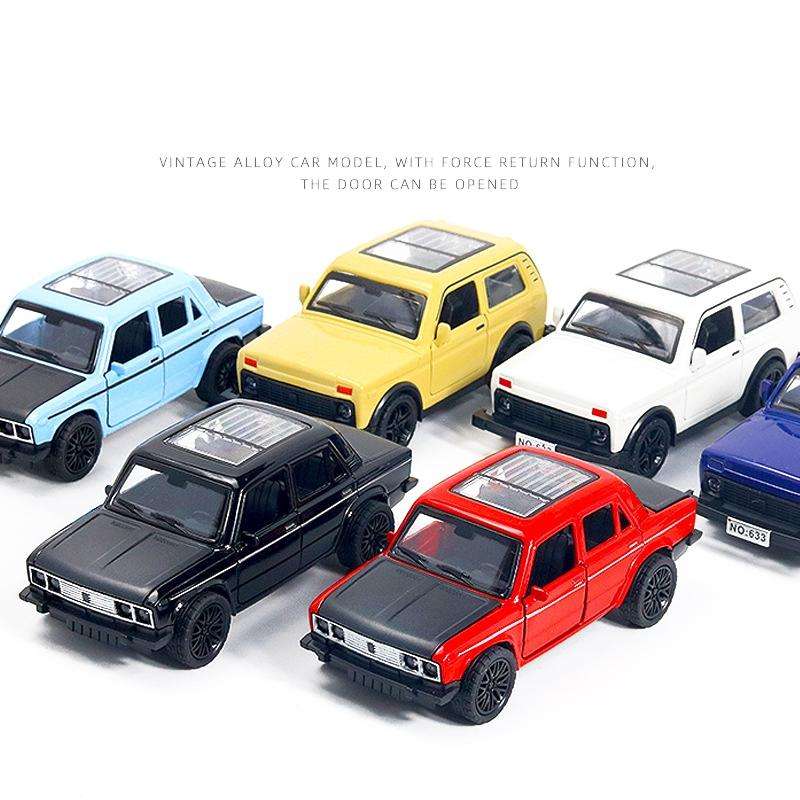1:36 Alloy Car Model Three Open Door Small Car Toys Cake Ornaments(Black)